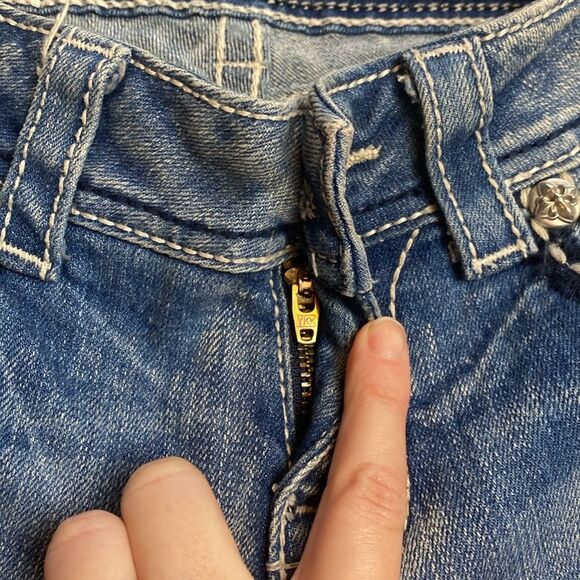 Miss Me Cuffed Capri Low Rise Jeans Distressed Jewled Pockets Size 26 - Picture 5 of 13